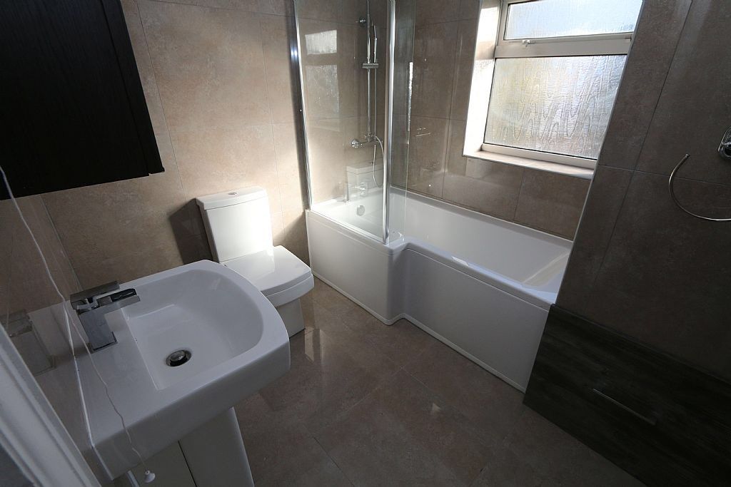 Ivanhoe After - Bathroom
